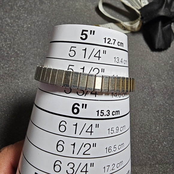 Armitron Diamind Quartz Ladies Watch Gold Tone Black Dial Working 25/5116 shows - Picture 9 of 9